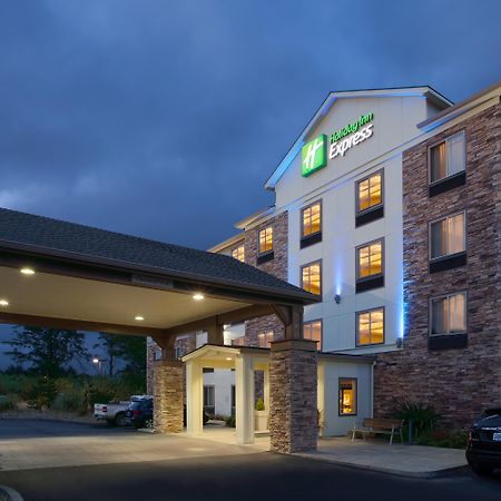 Holiday Inn Express Newport By Ihg Esterno foto