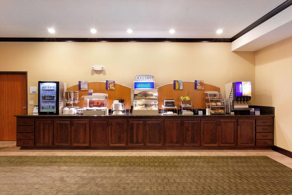 Holiday Inn Express Newport By Ihg Esterno foto