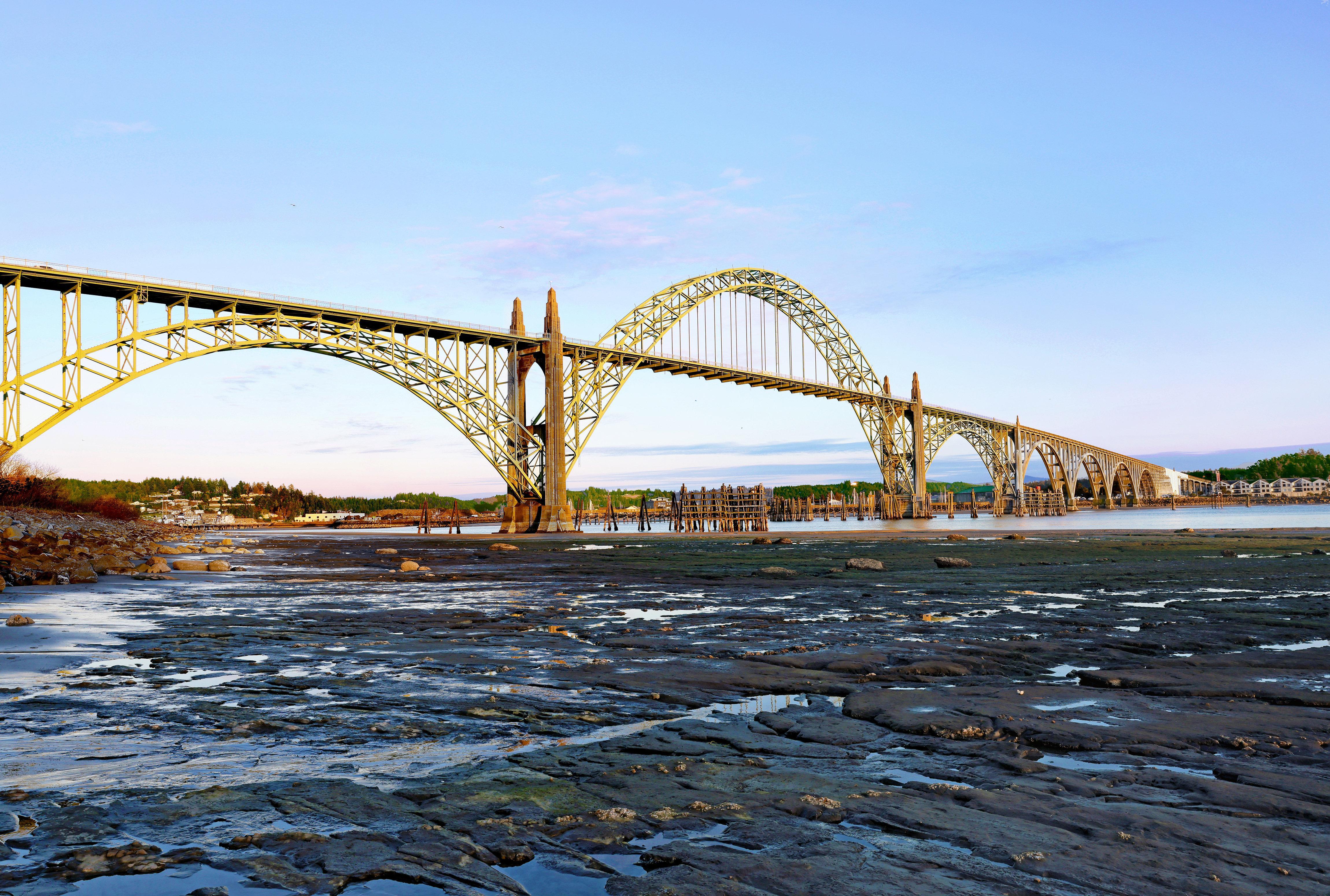 Holiday Inn Express Newport By Ihg Esterno foto