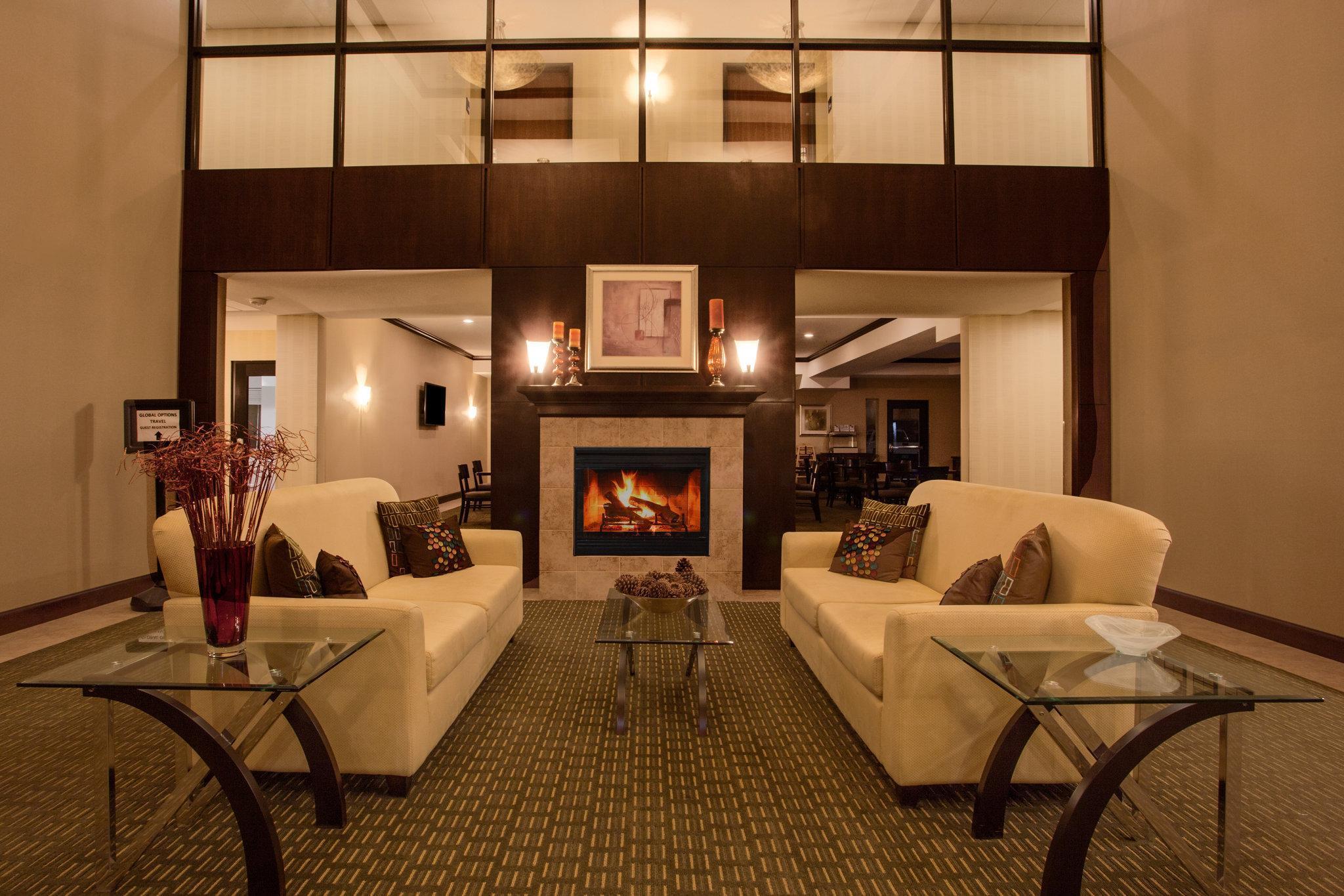 Holiday Inn Express Newport By Ihg Esterno foto