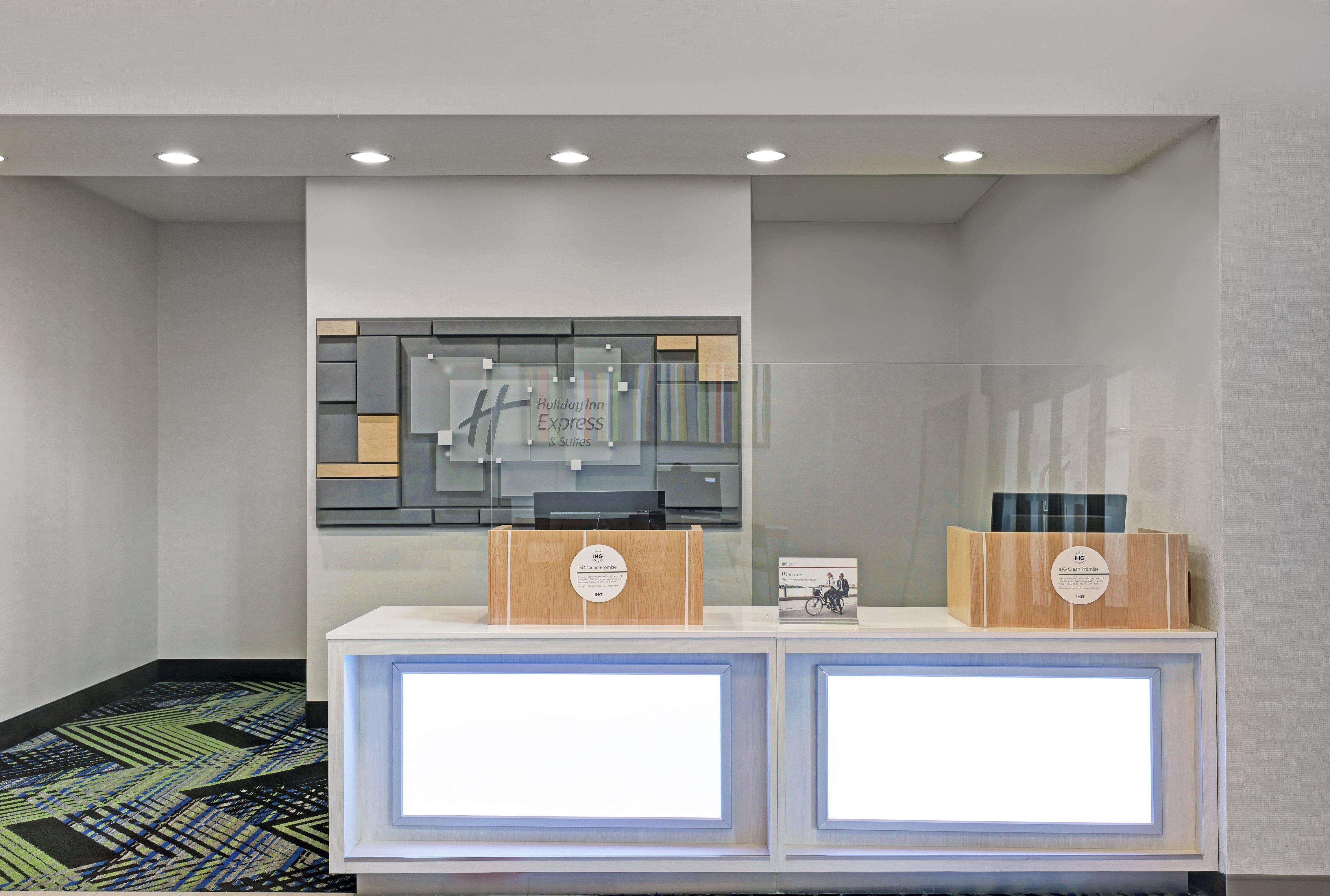 Holiday Inn Express Newport By Ihg Esterno foto