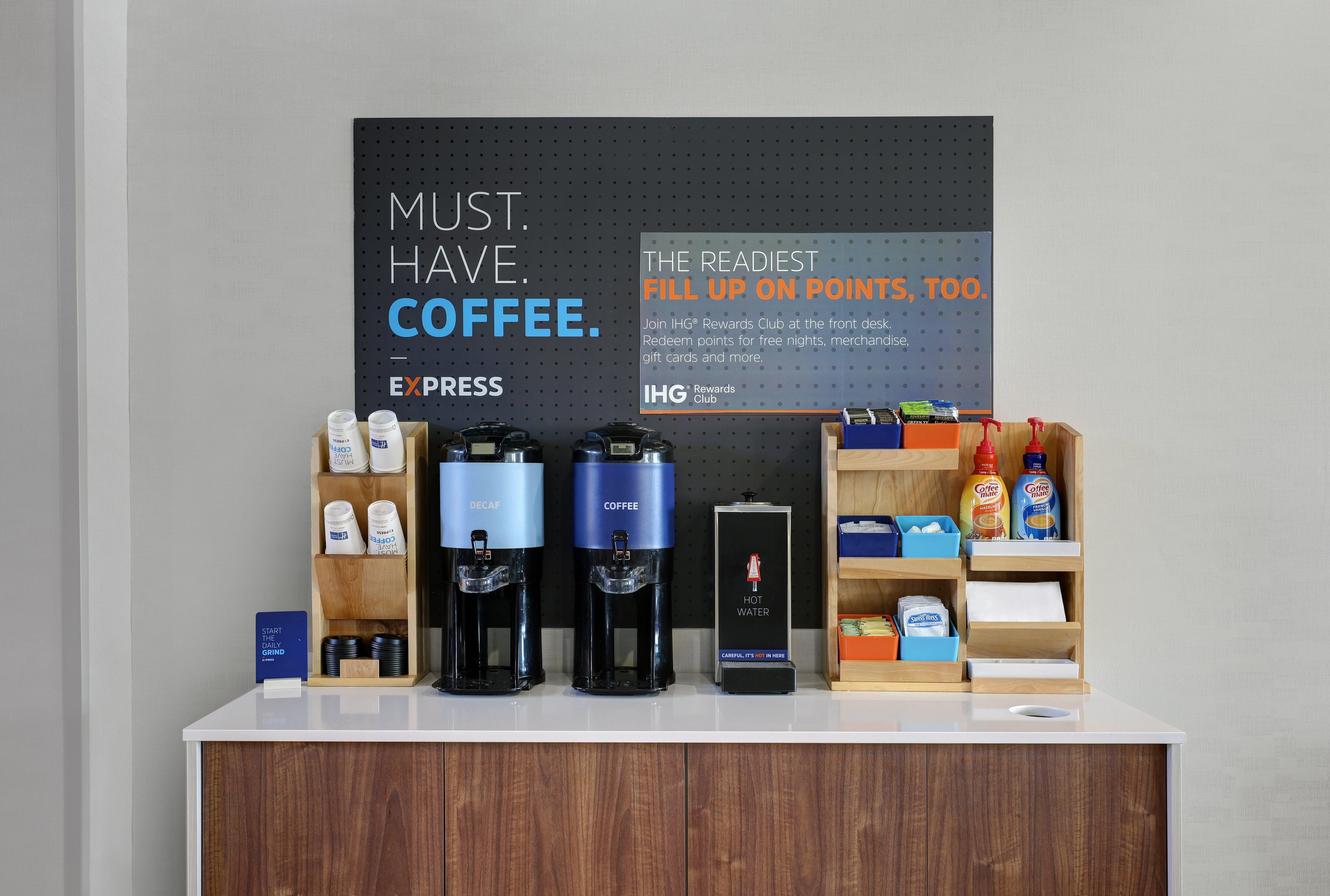 Holiday Inn Express Newport By Ihg Esterno foto