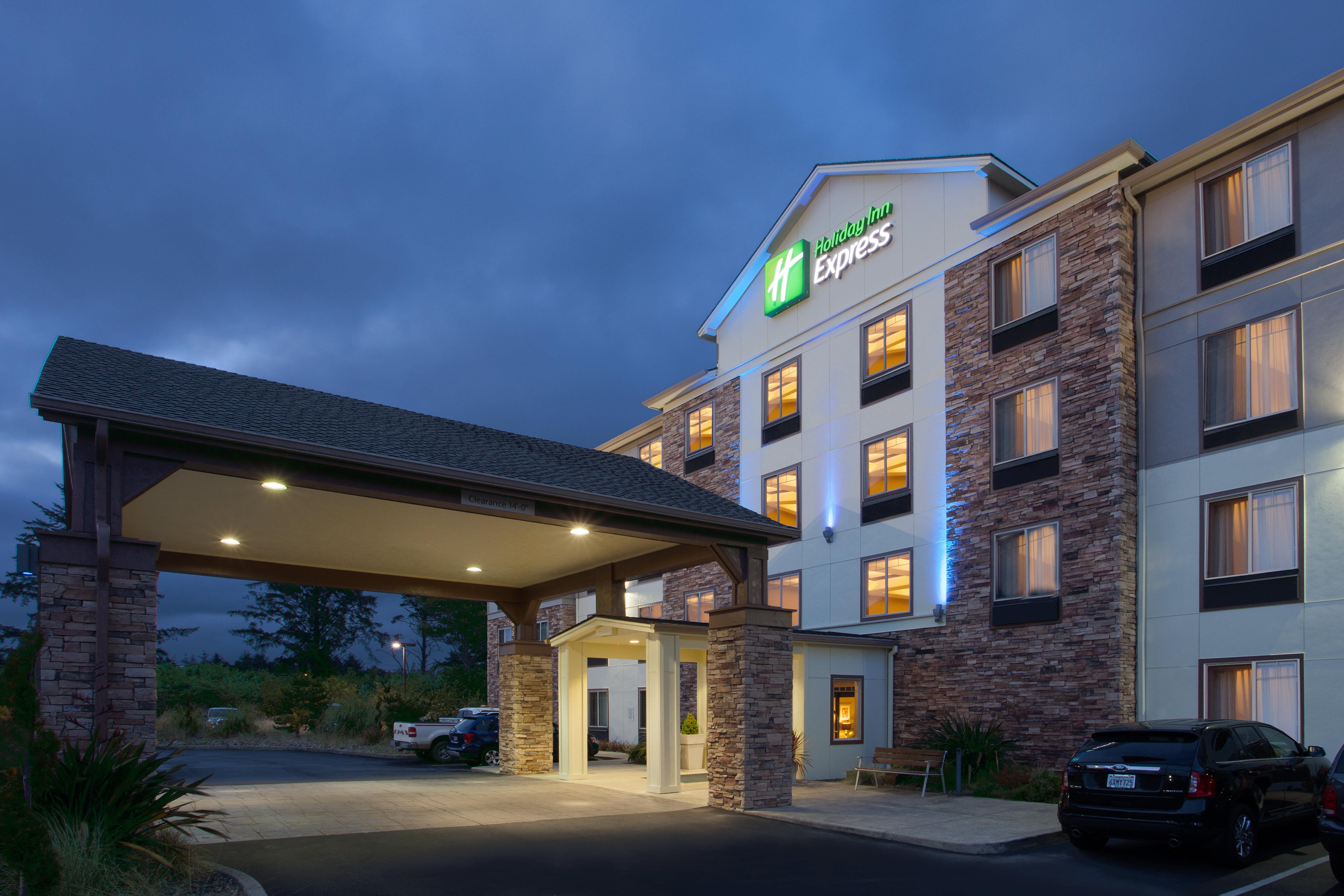 Holiday Inn Express Newport By Ihg Esterno foto