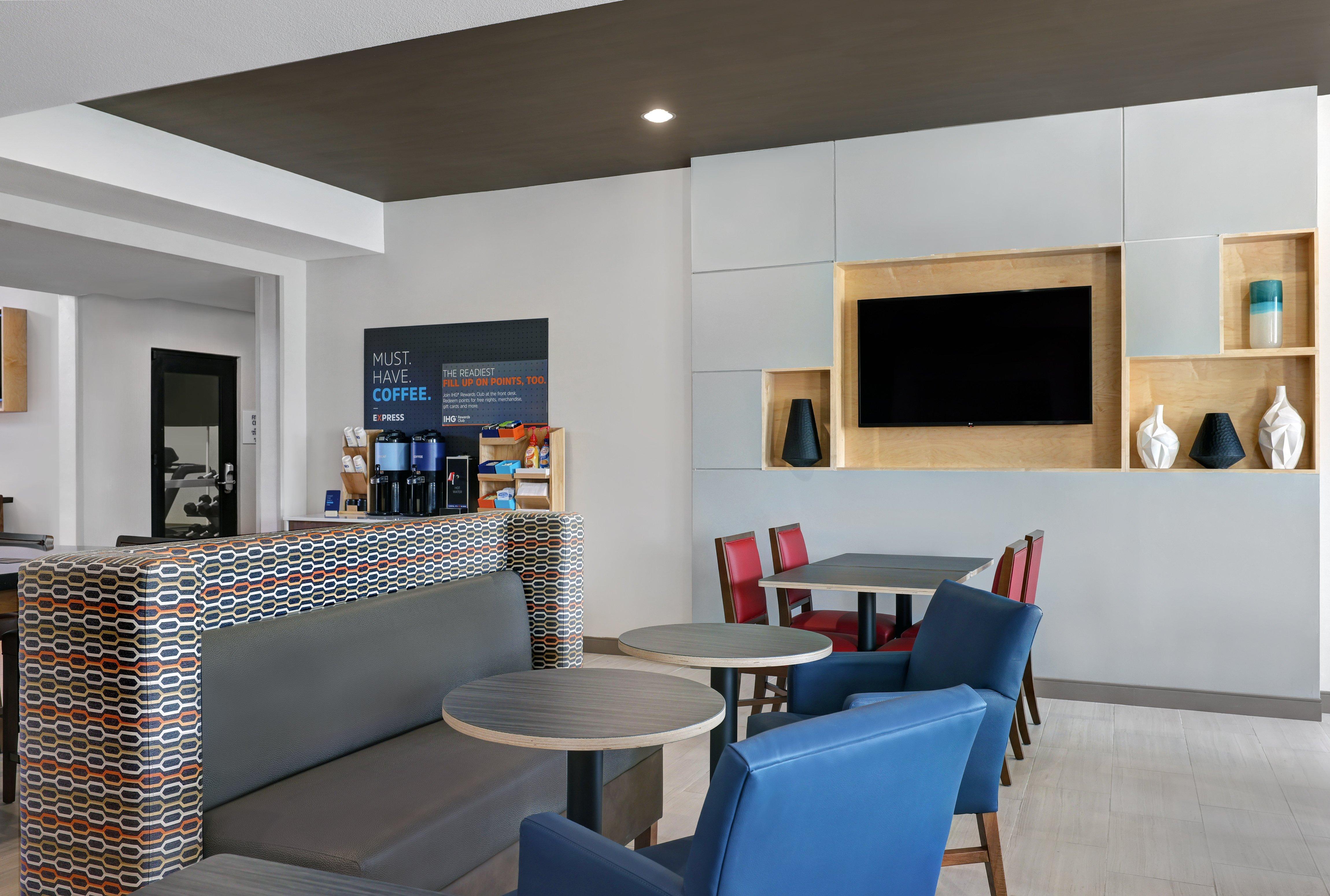 Holiday Inn Express Newport By Ihg Esterno foto