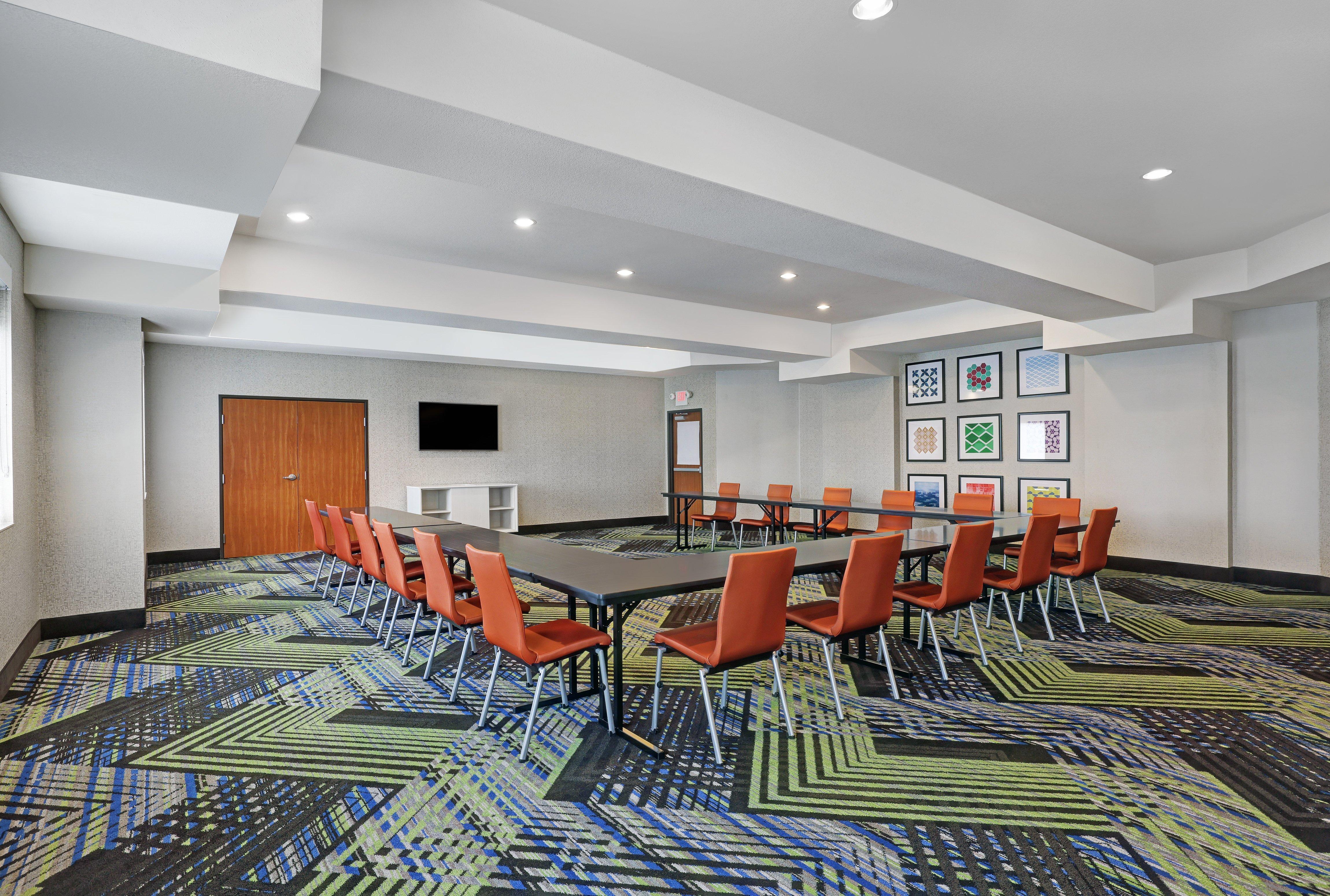 Holiday Inn Express Newport By Ihg Esterno foto