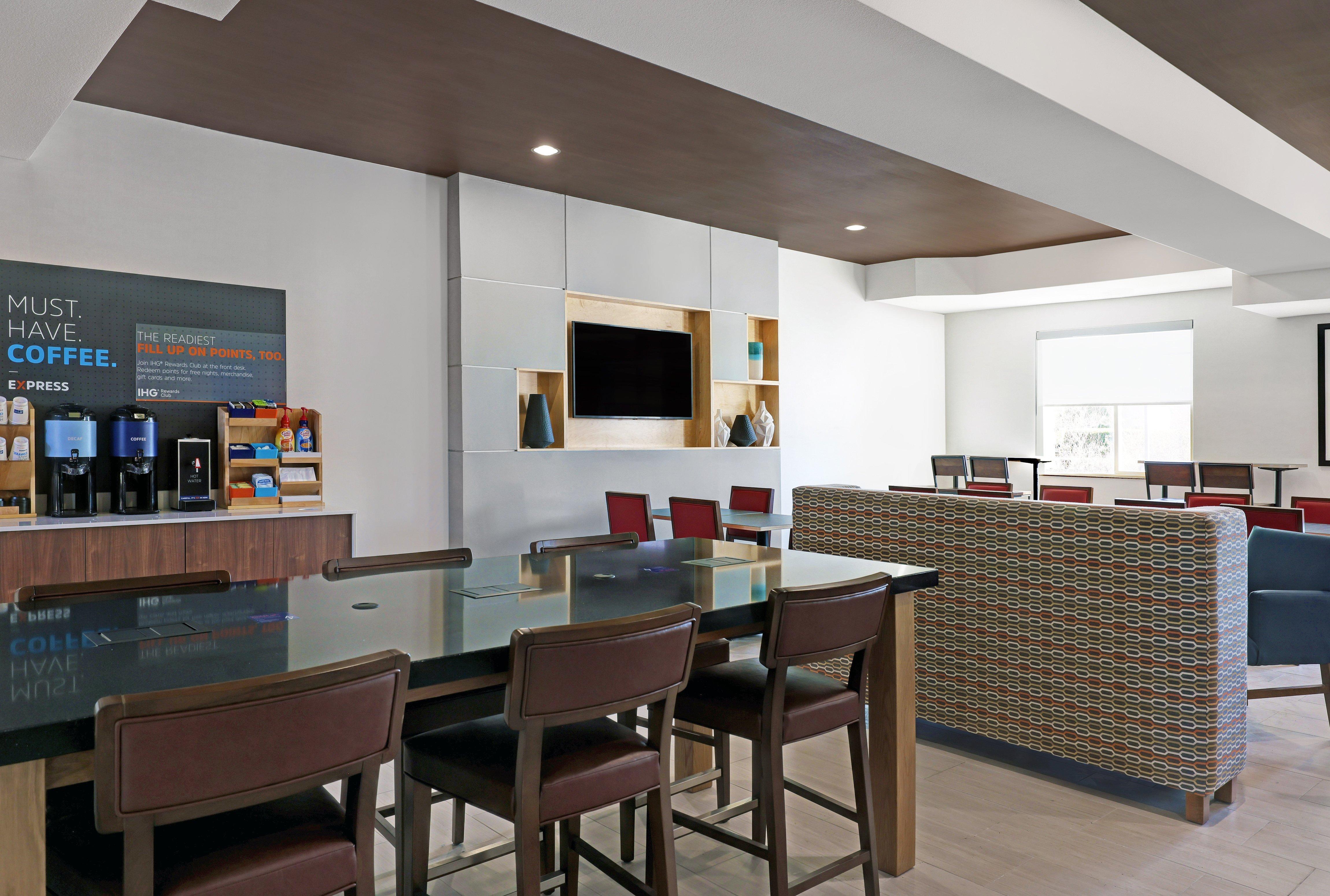Holiday Inn Express Newport By Ihg Esterno foto
