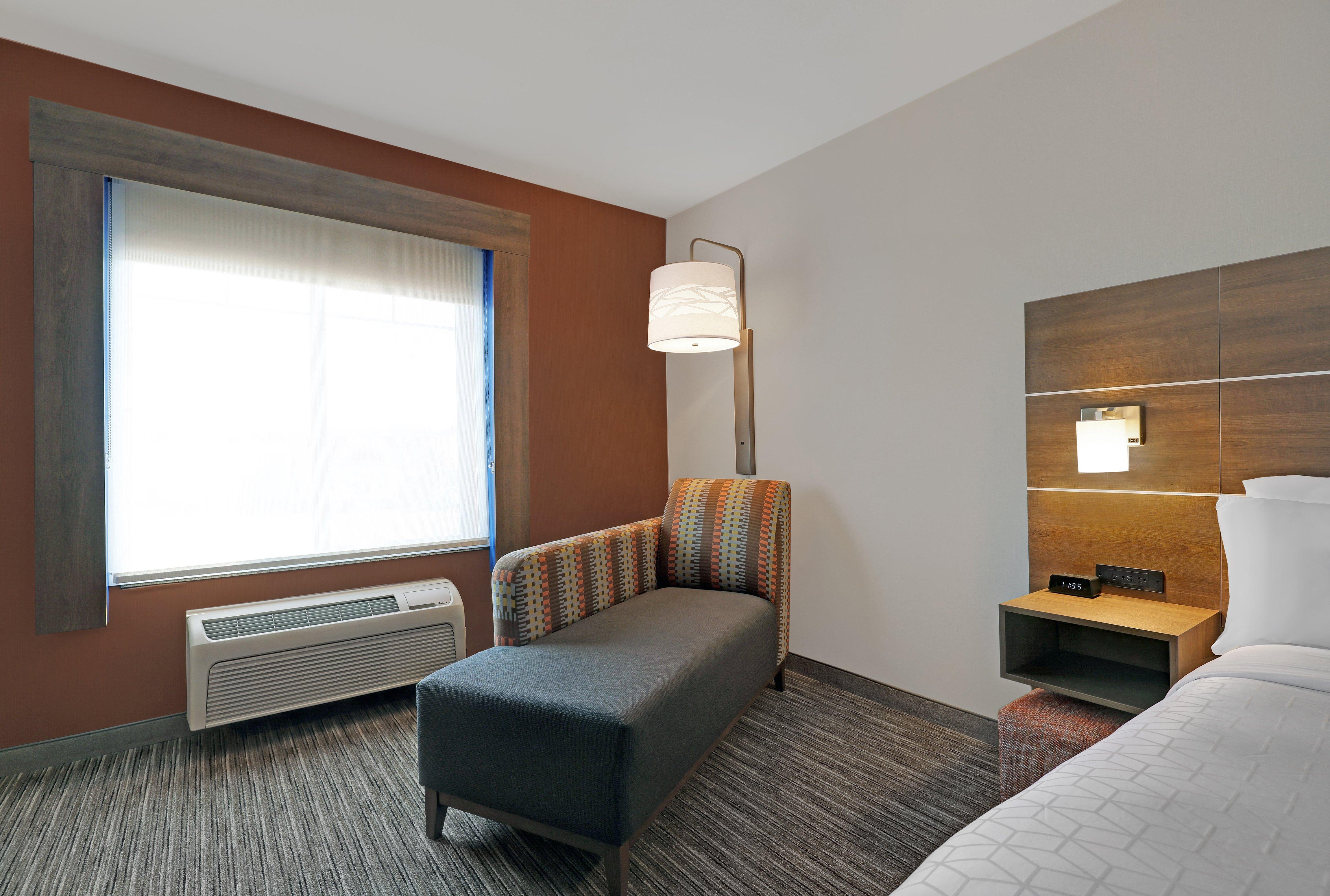 Holiday Inn Express Newport By Ihg Esterno foto
