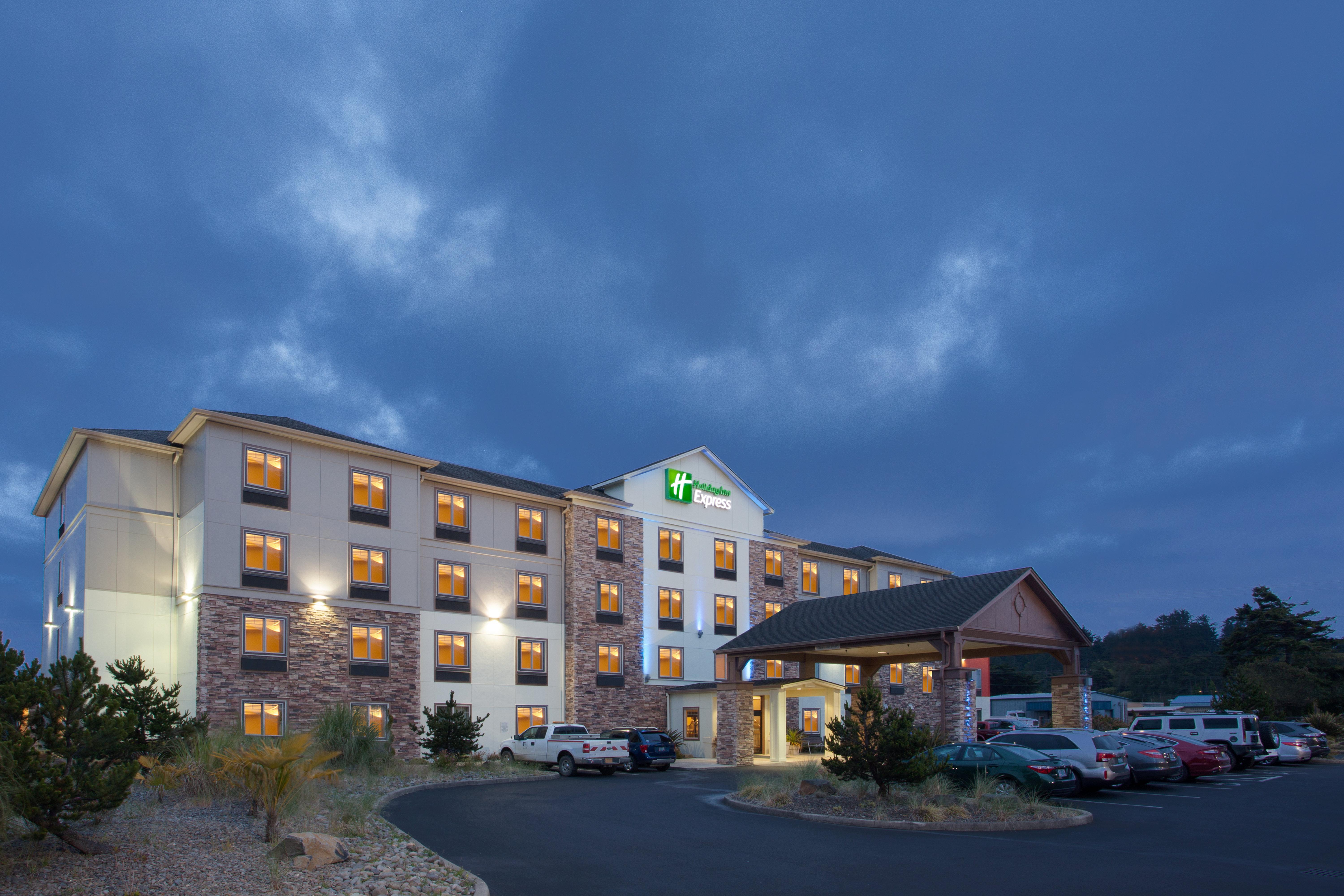 Holiday Inn Express Newport By Ihg Esterno foto