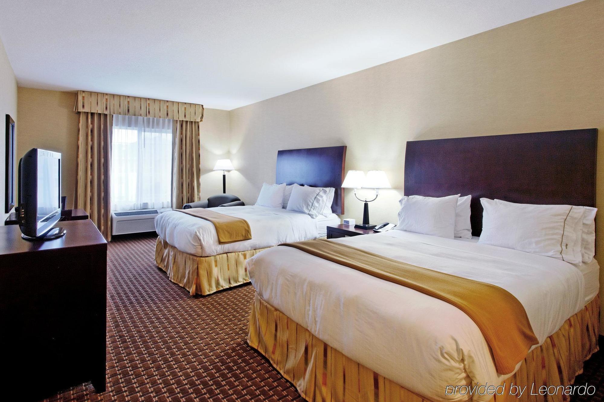 Holiday Inn Express Newport By Ihg Esterno foto
