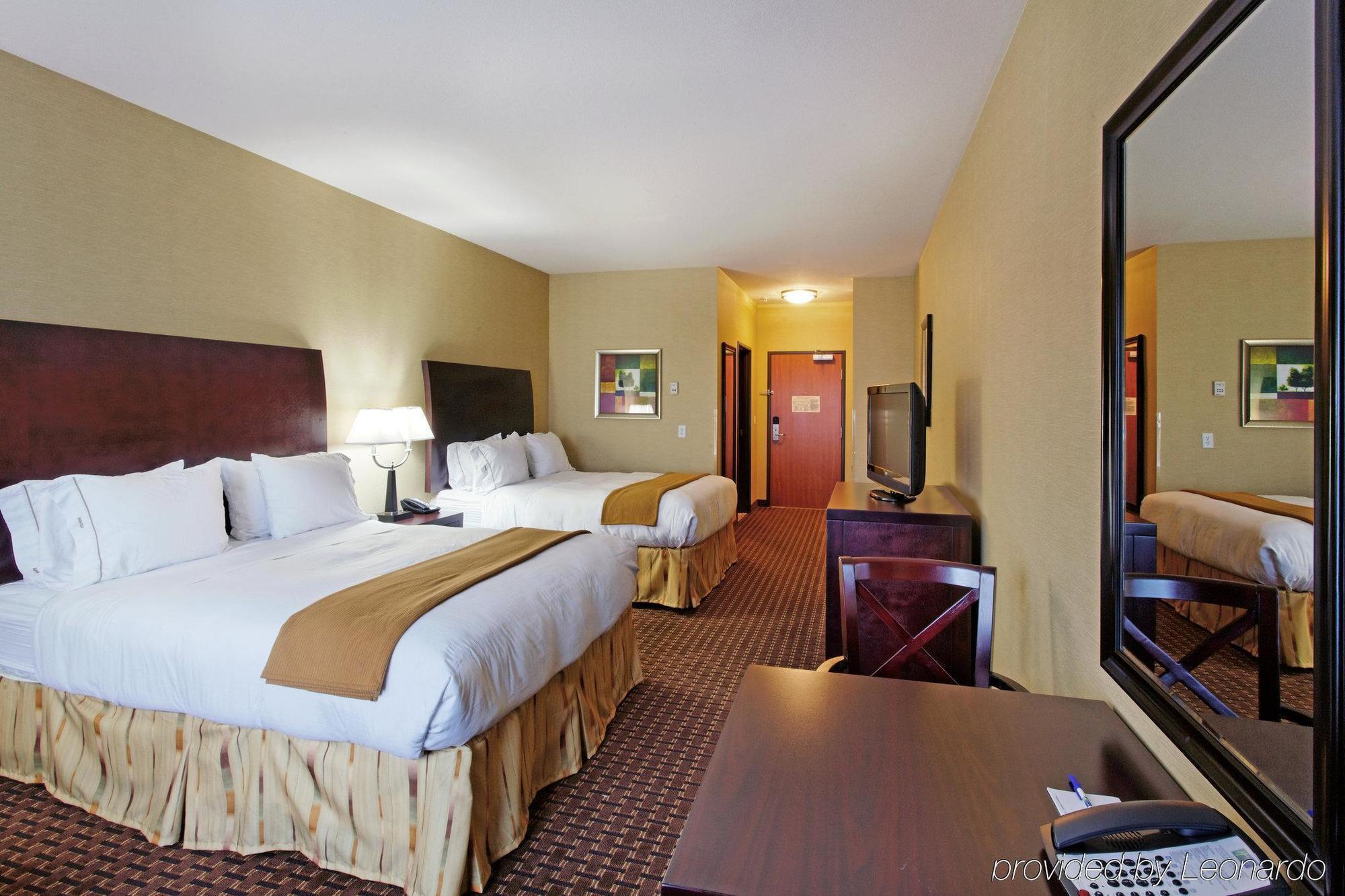 Holiday Inn Express Newport By Ihg Esterno foto