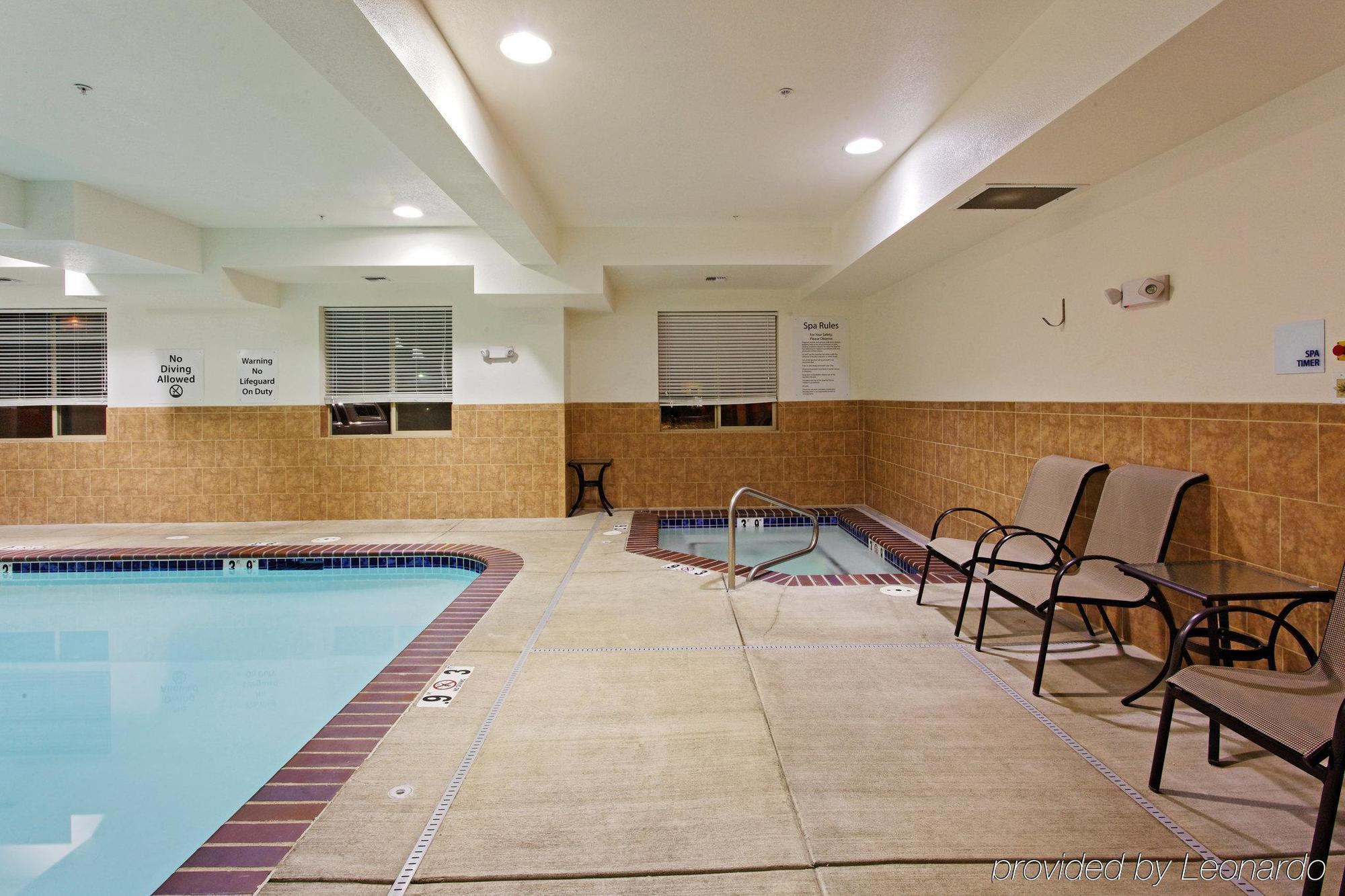 Holiday Inn Express Newport By Ihg Servizi foto