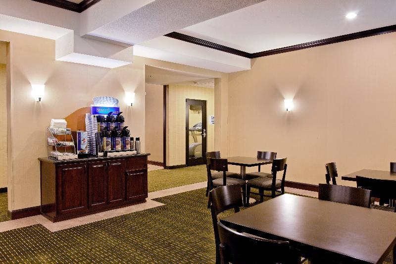 Holiday Inn Express Newport By Ihg Esterno foto