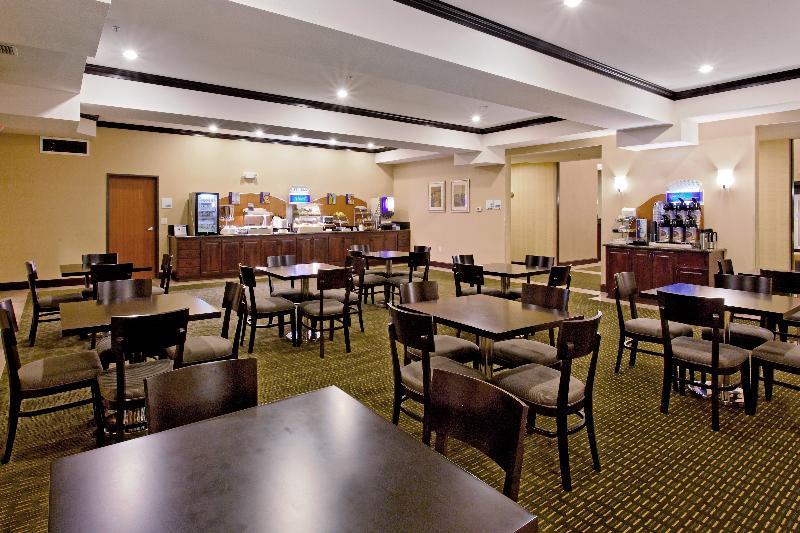 Holiday Inn Express Newport By Ihg Esterno foto